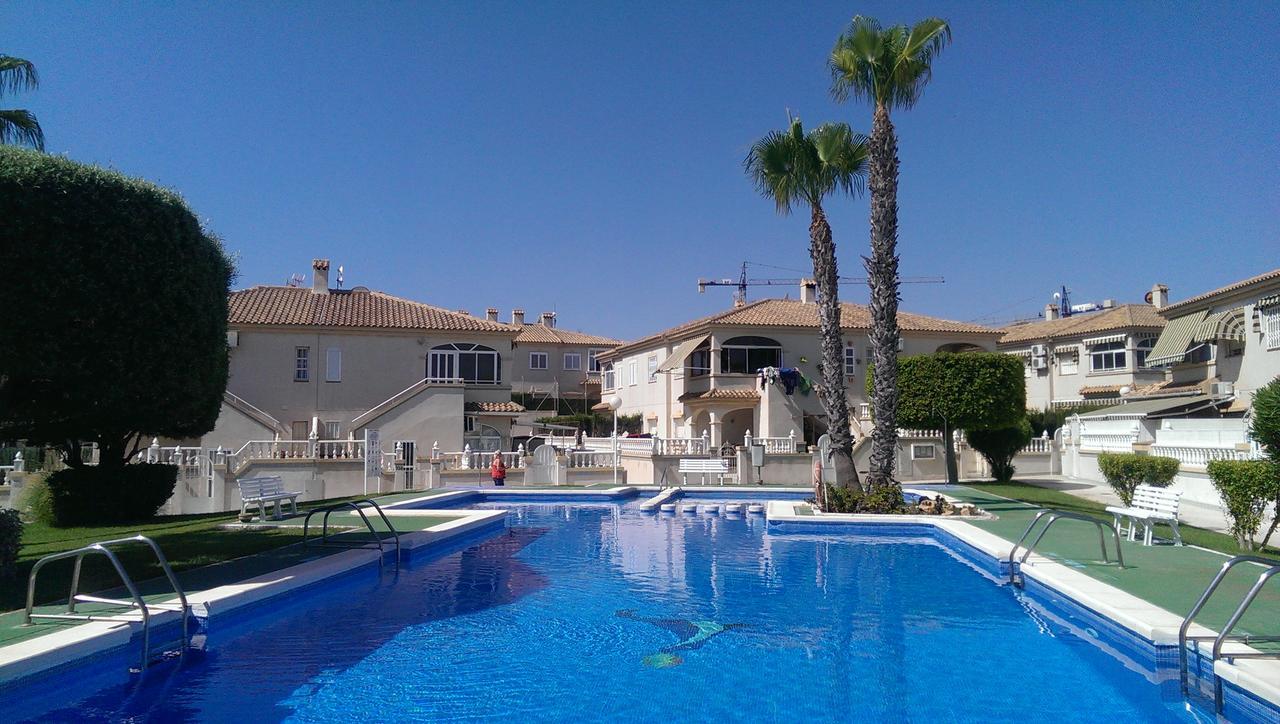 Ferienwohnung Torrevieja Bagian luar foto